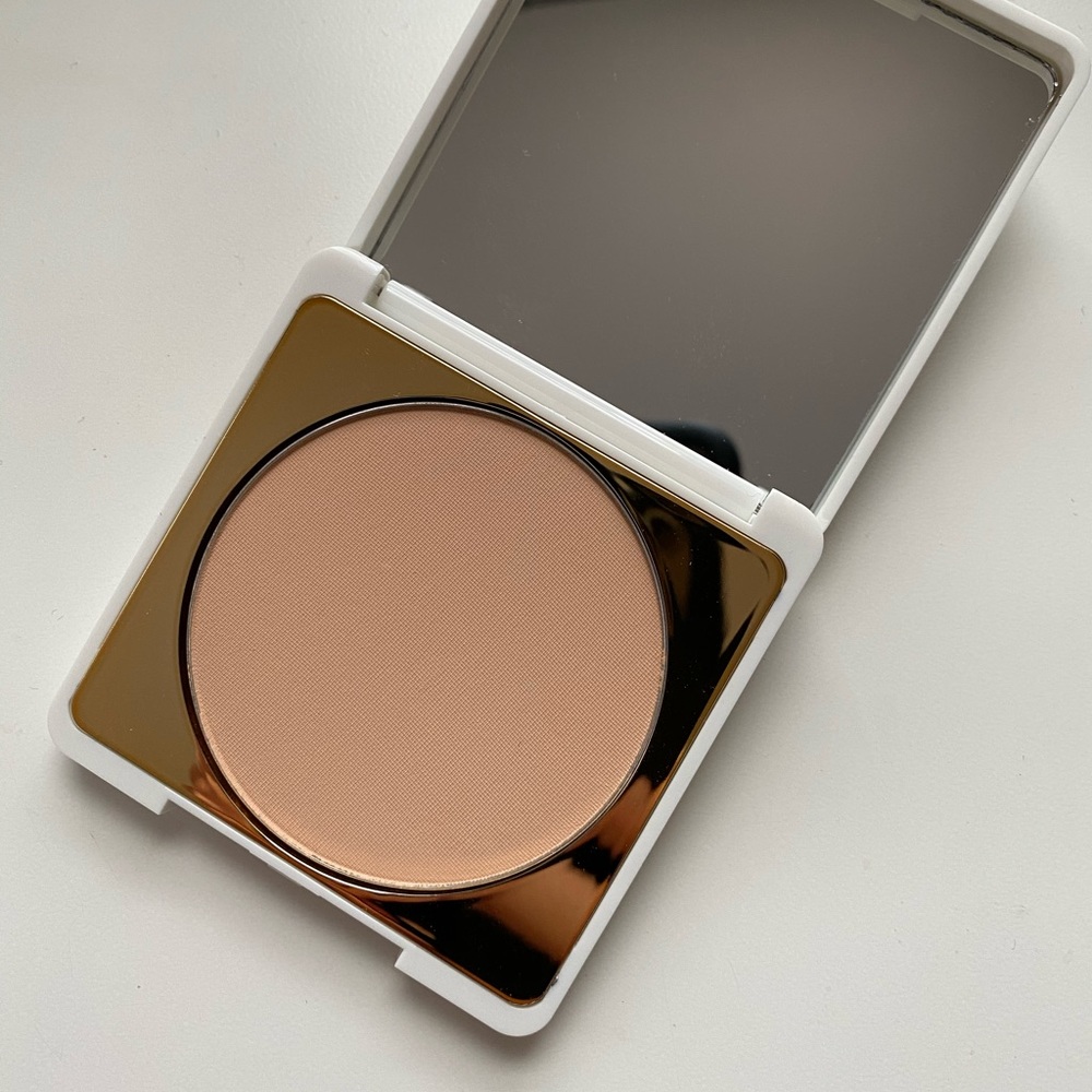 SAINT Cosmetics Radiance Finish Powder
